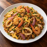 Arroz chaufa de mariscos · Imagen ilustrativa